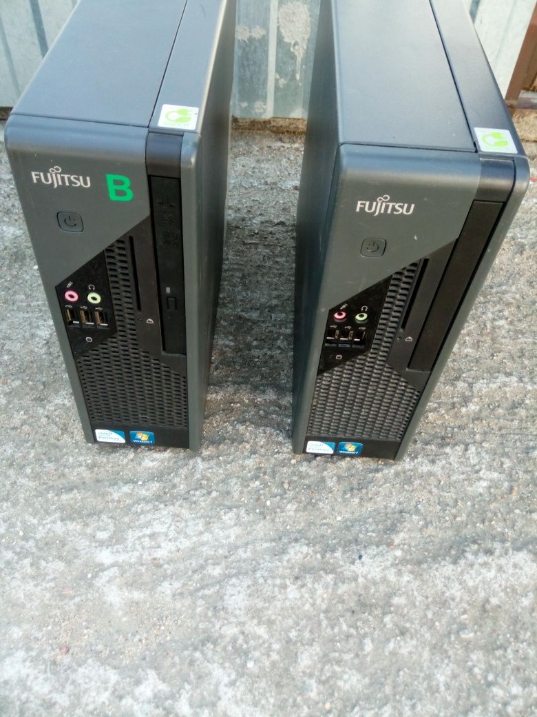 Komputery Fujitsu cały zestaw 160 zł