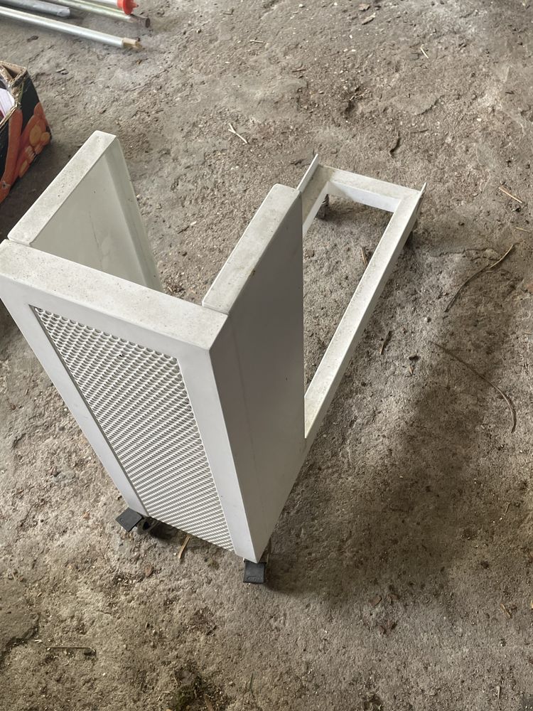 Suporte para computador com rodas