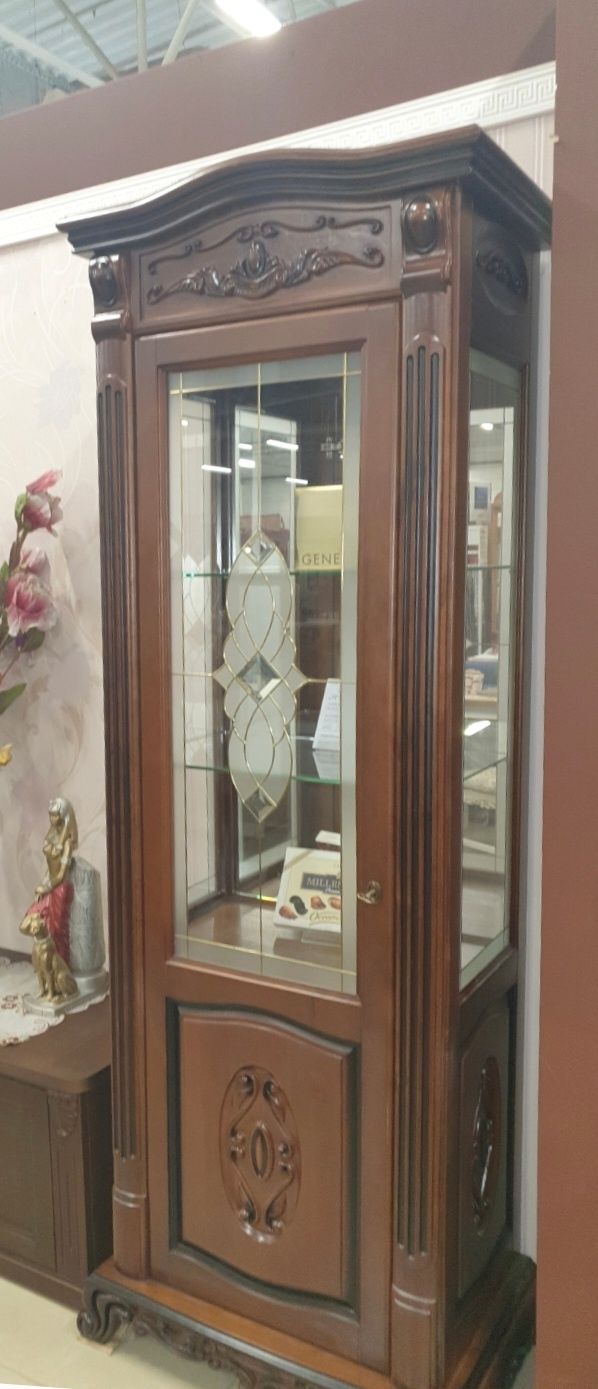 Комплект меблів у вітальню вітрина 1дверна і комод
