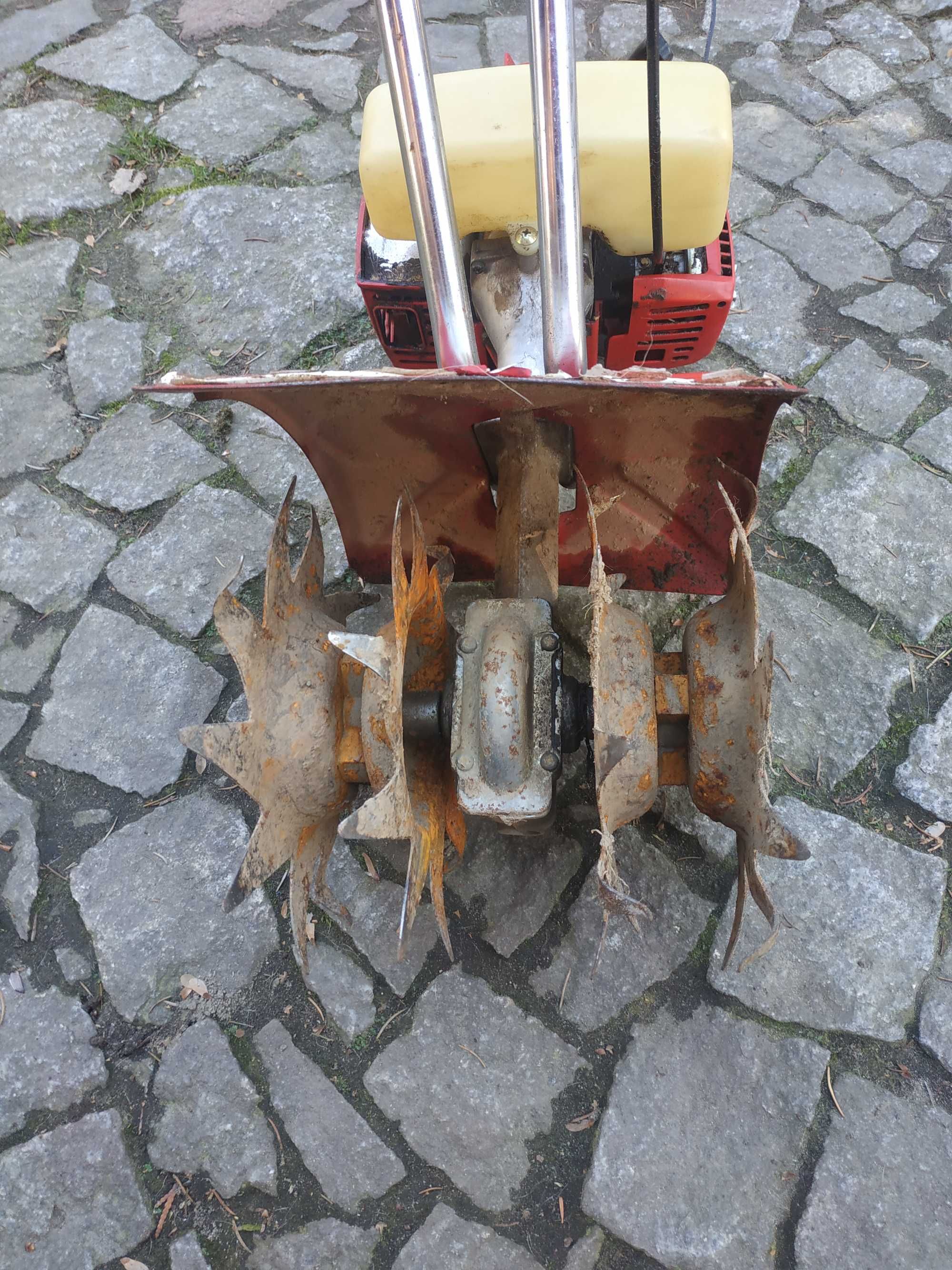 Glebogryzarka mantis Honda oo japońska