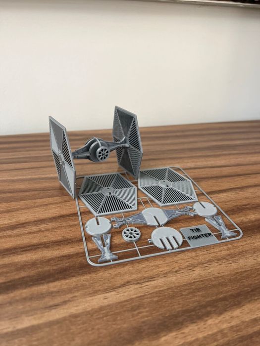StarWars винищувавч TIE