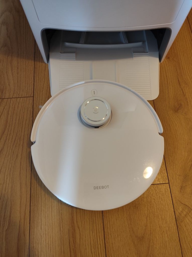Robot sprzątający myjący ECOVACS DEEBOT X1e OMNI STACJA AIVI