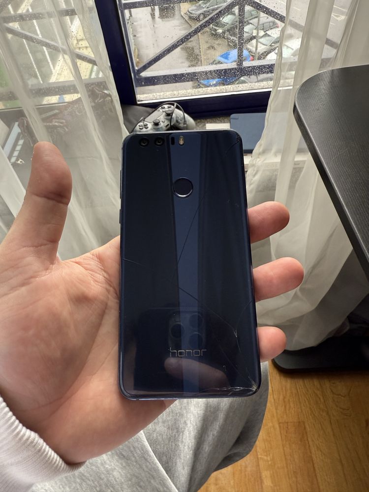 Telemovél HUAWEI Honor8