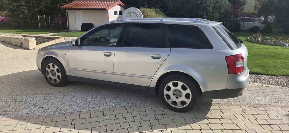Audi a4 kombi 2.4b