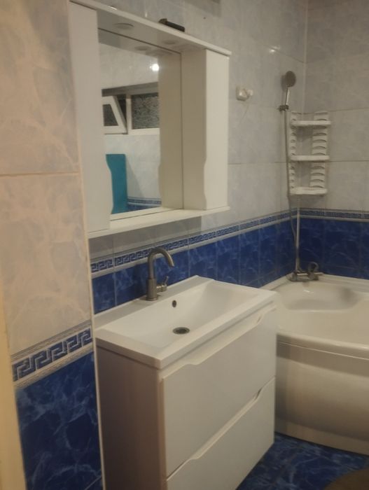 АН Сдается  2 эт. дом центр