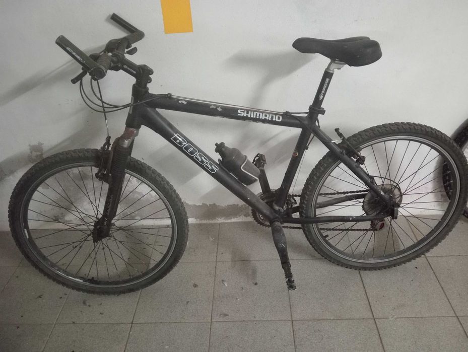Bicicleta BTT Shimano BOSS preta – OPORTUNIDADE!