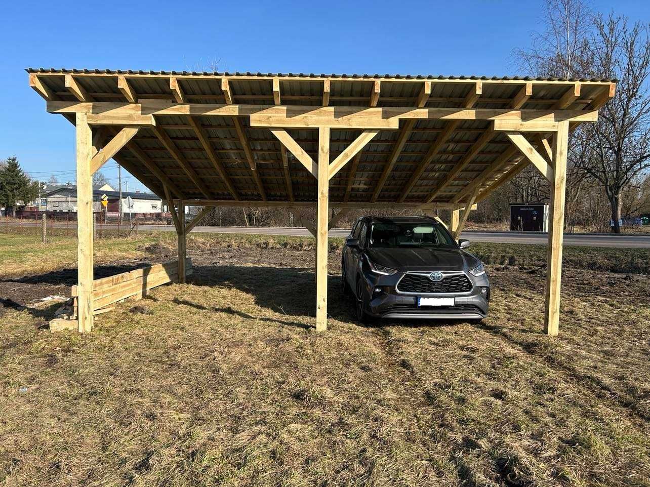 Wiata fotowoltaiczna z instalacją o mocy 7,74kWp