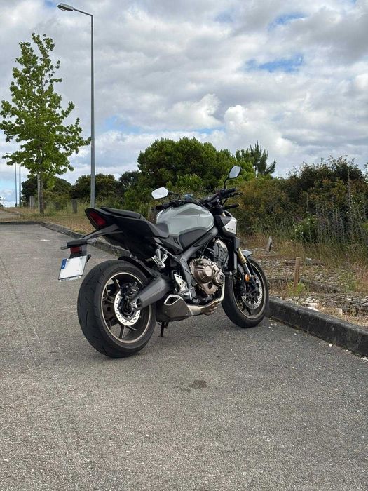 Honda Cb650r 2024 Pearl Smokey Grey 35 KW