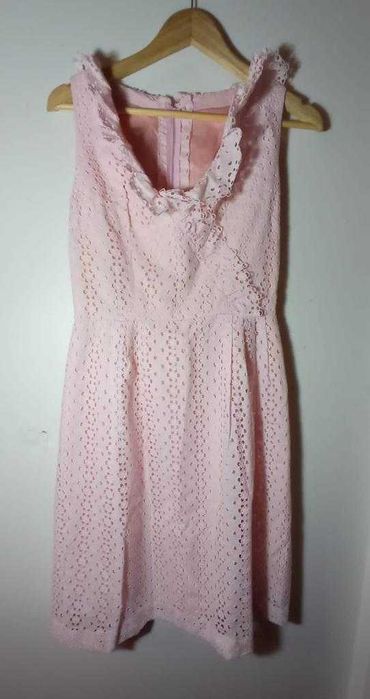 Vestido VINTAGE Rosa em renda anos 80 feito à mão