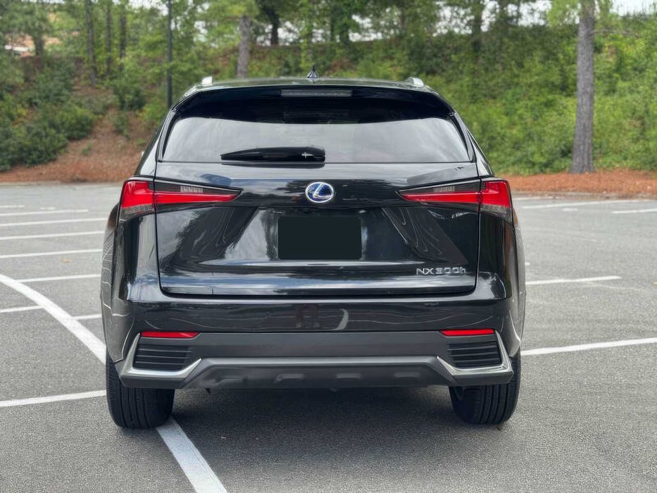 Lexus NX 300h      2021