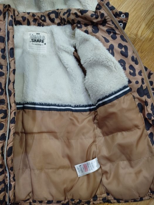 Курточка на дівчинку фірми F&F