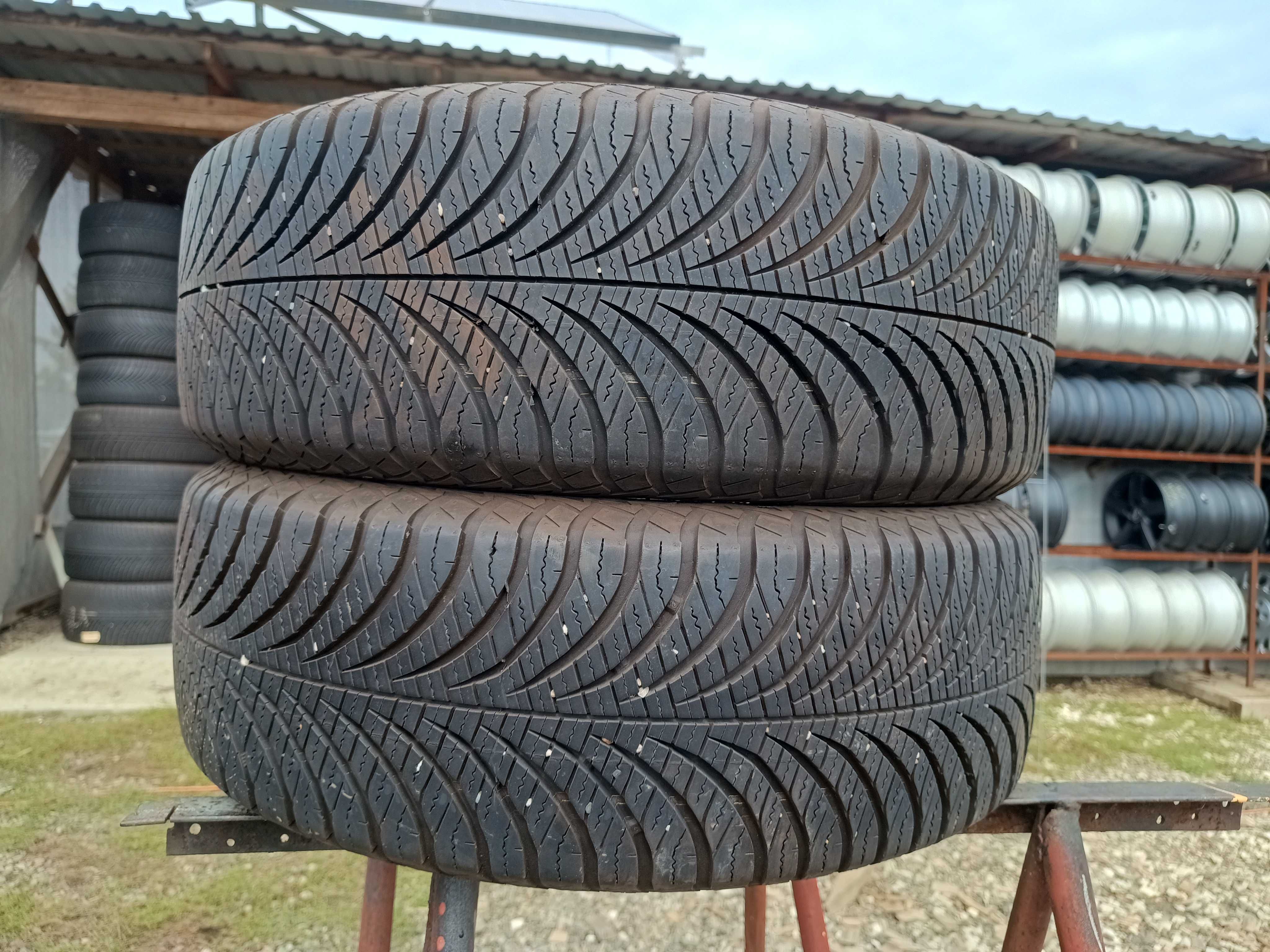 Opony całoroczne Goodyear 205/60R16
