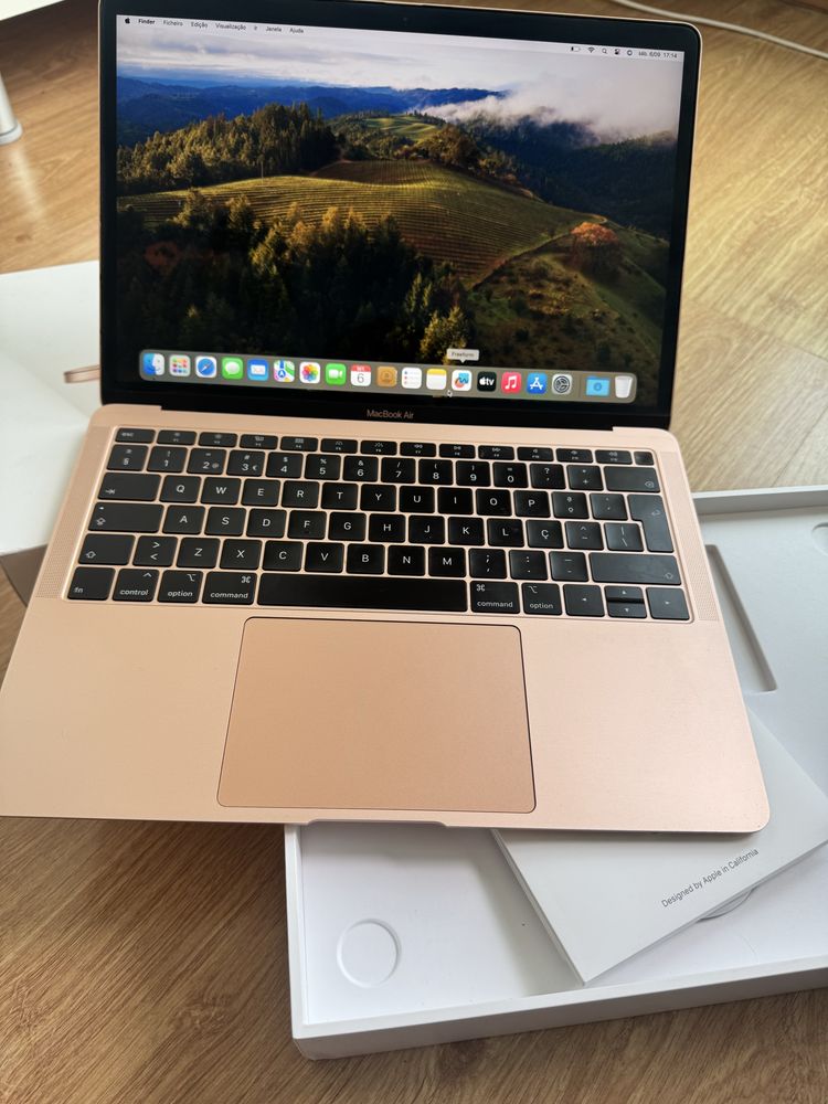 Macbook Air 2019 de 13” de 128gb com fatura ( Como Novo )