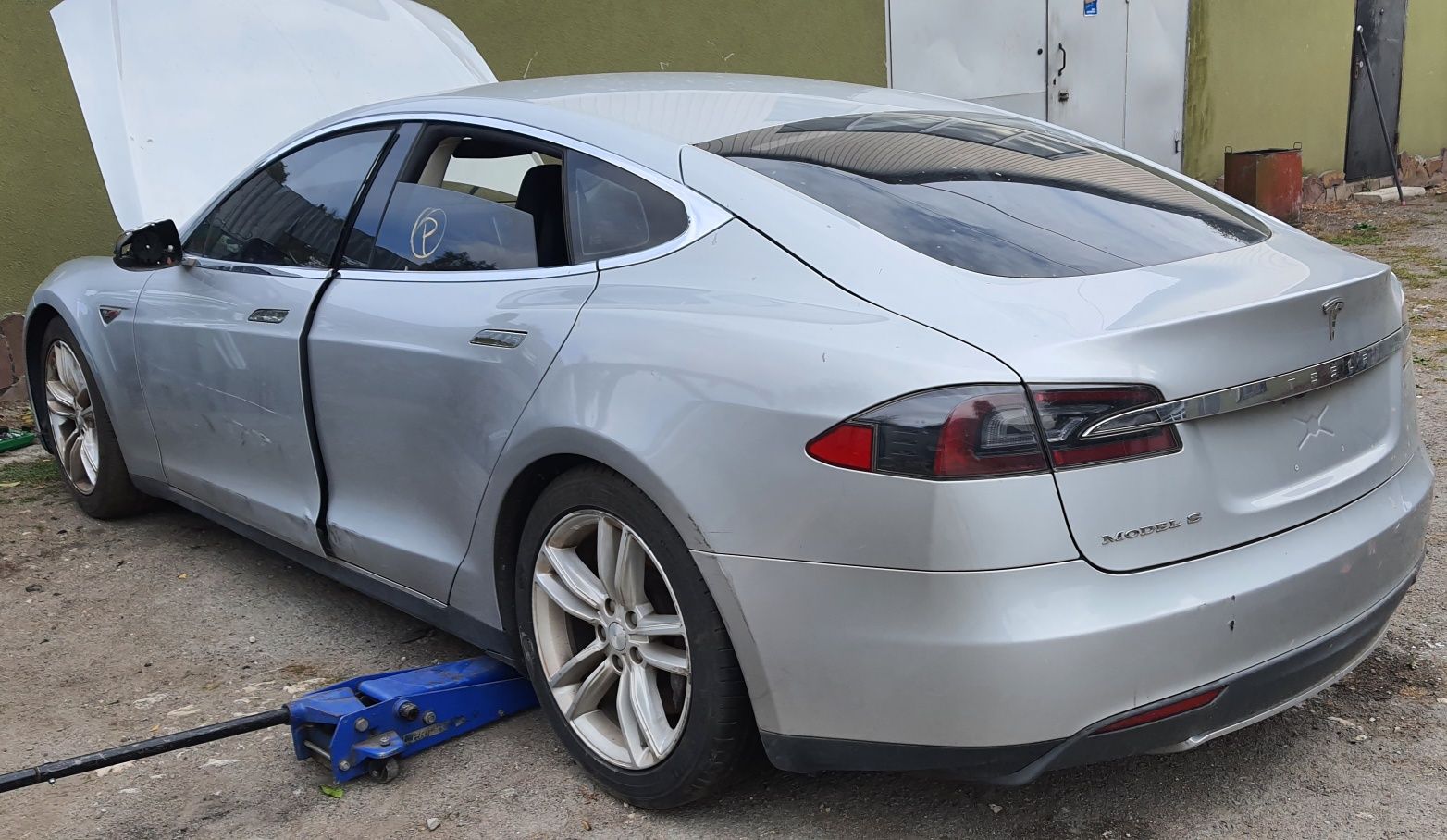 Розборка Tesla Model S P85 Performance