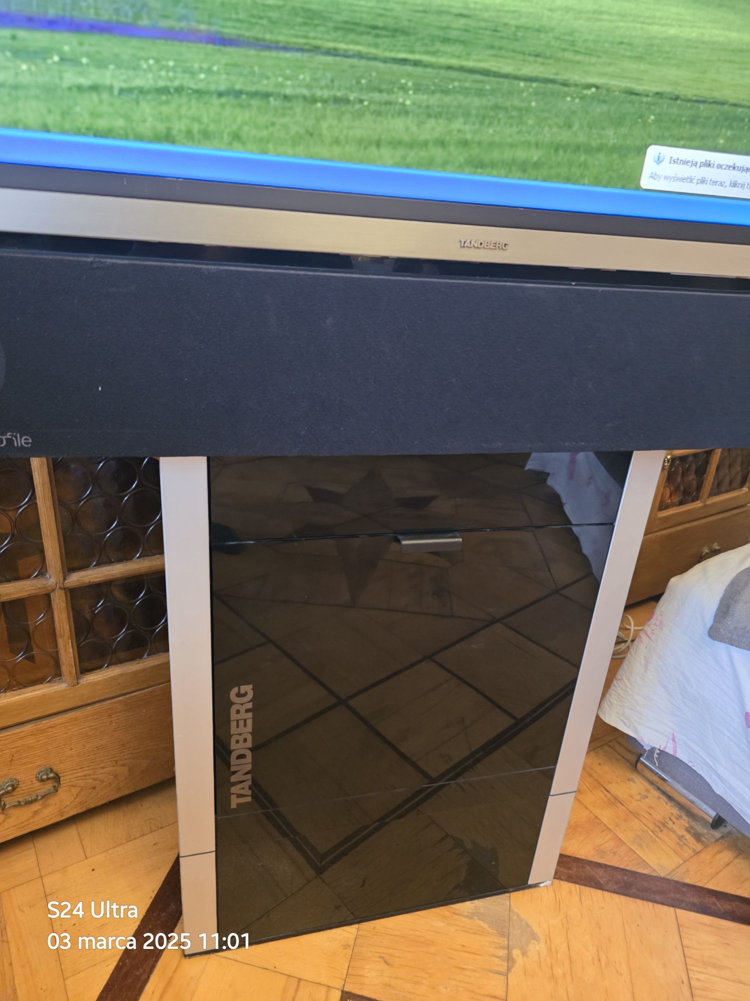 Telewizor do prezentacji  Tandberg 3000 MXP plus stojak