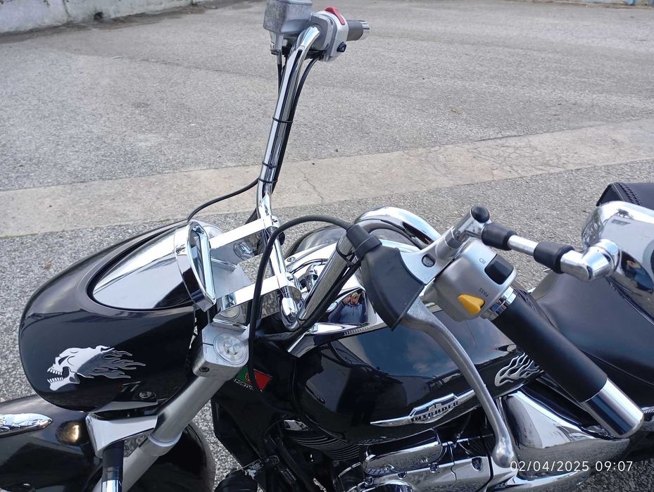 Suzuki Intruder M800 troco mota crossover ou trail.