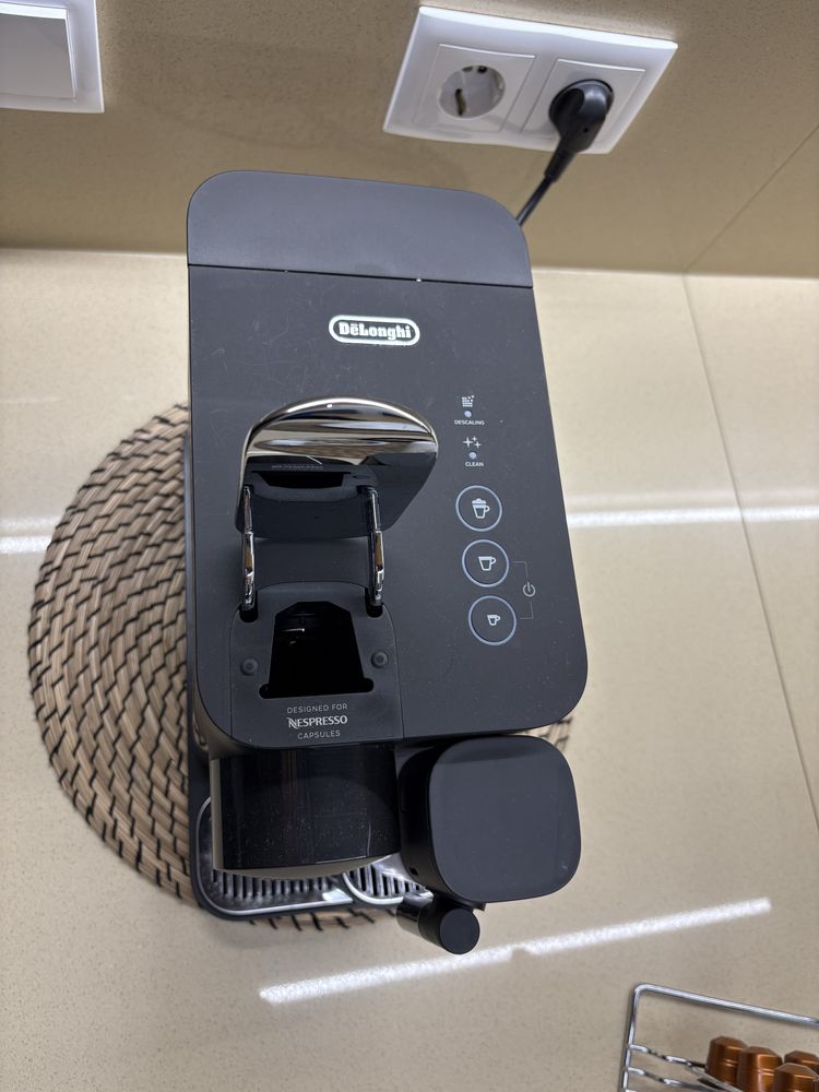 Nespresso Latissima 2 anos garantia