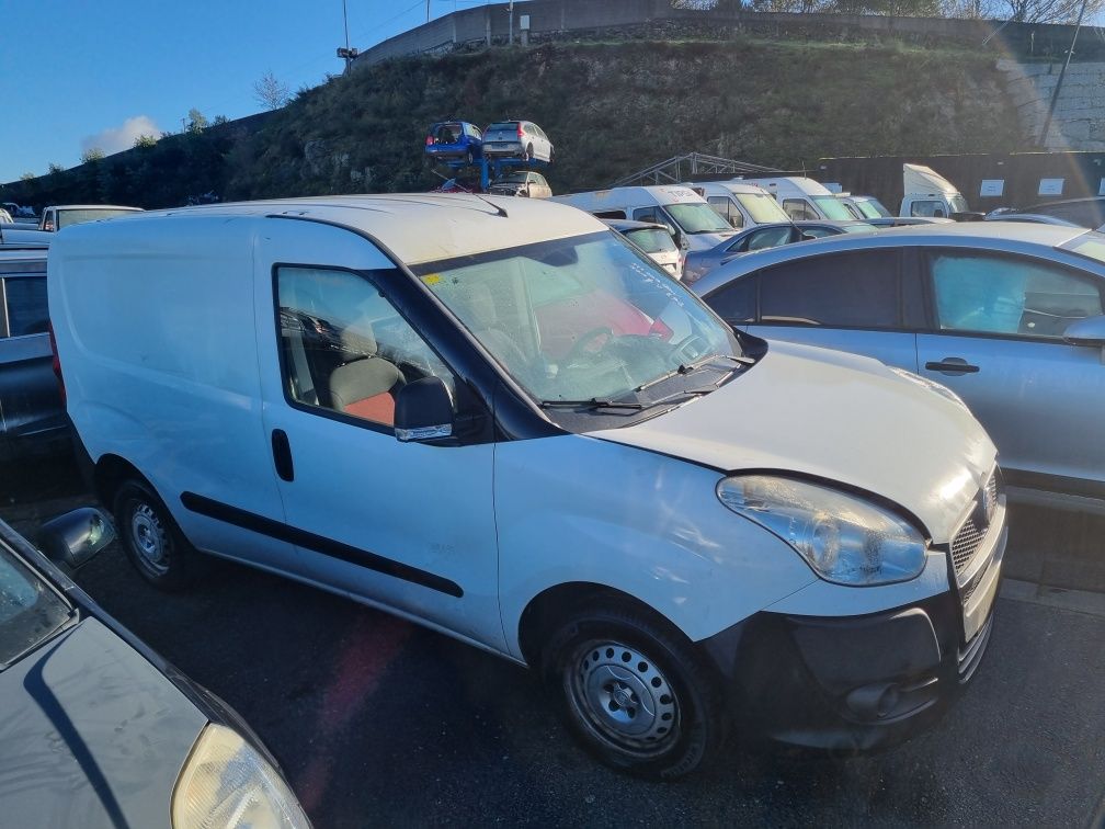 Fiat Doblo 1.3 Multijet de 2013 para peças