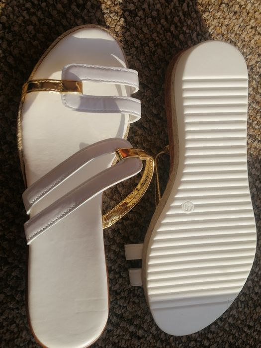 Жіночі сандалі на підборах р. 39