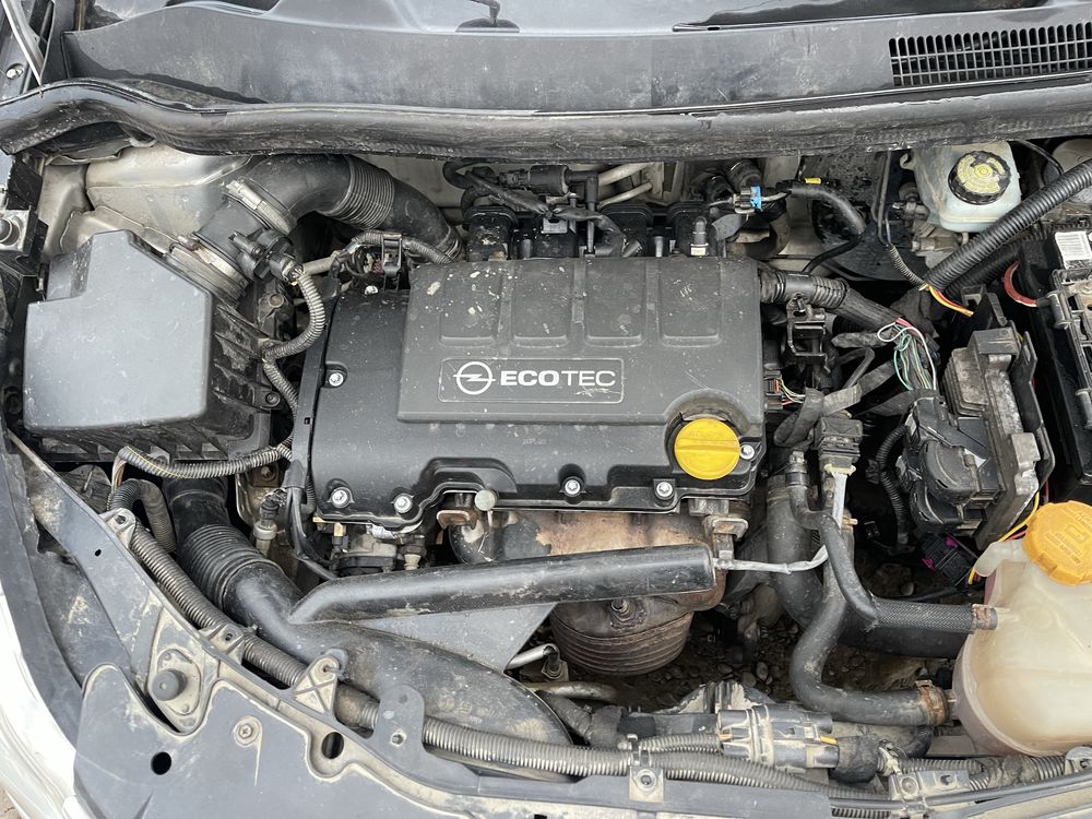 Продам  обмен Opel Corsa 1.2  бензин 5 дверный