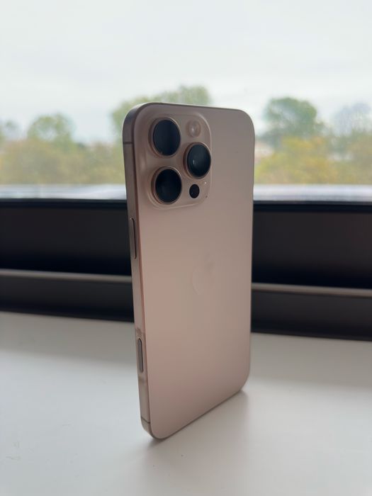 iPhone 16 Pro Max 256GB Titanio Deserto - Impecável