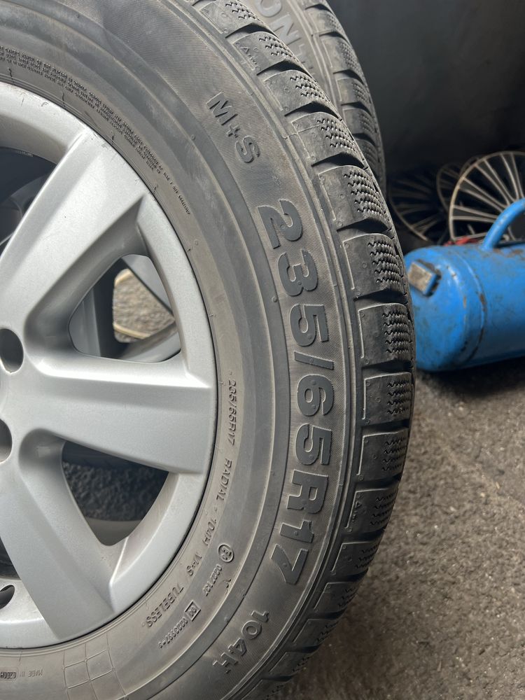 Зимова Резина з дисками Volkswagen Touareg 235x65xR17