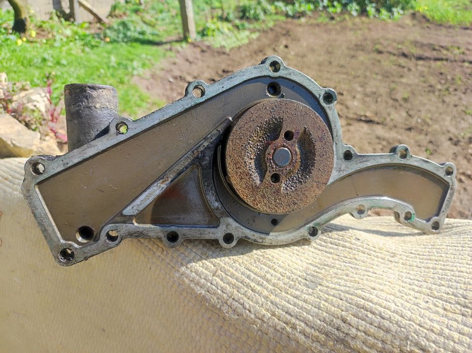 Bomba água jaguar v12