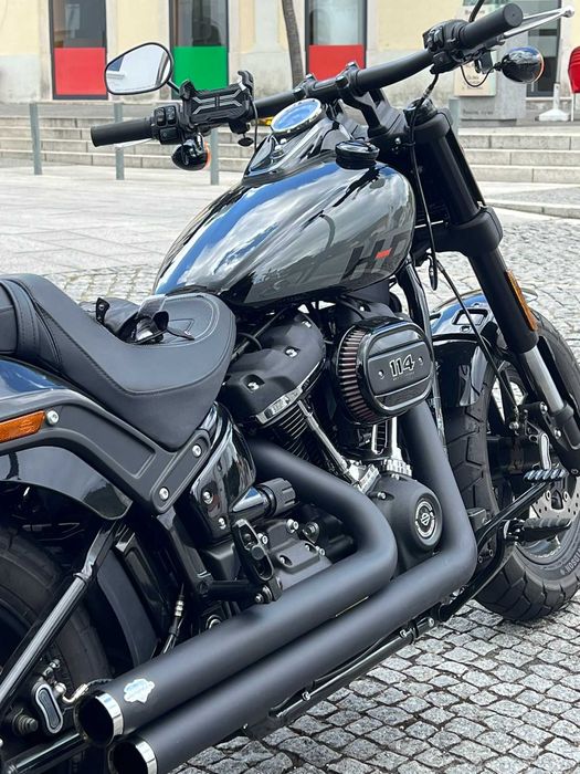 Harley Davidson Fat Bob 114 de 2022 c/ Vance & Hines