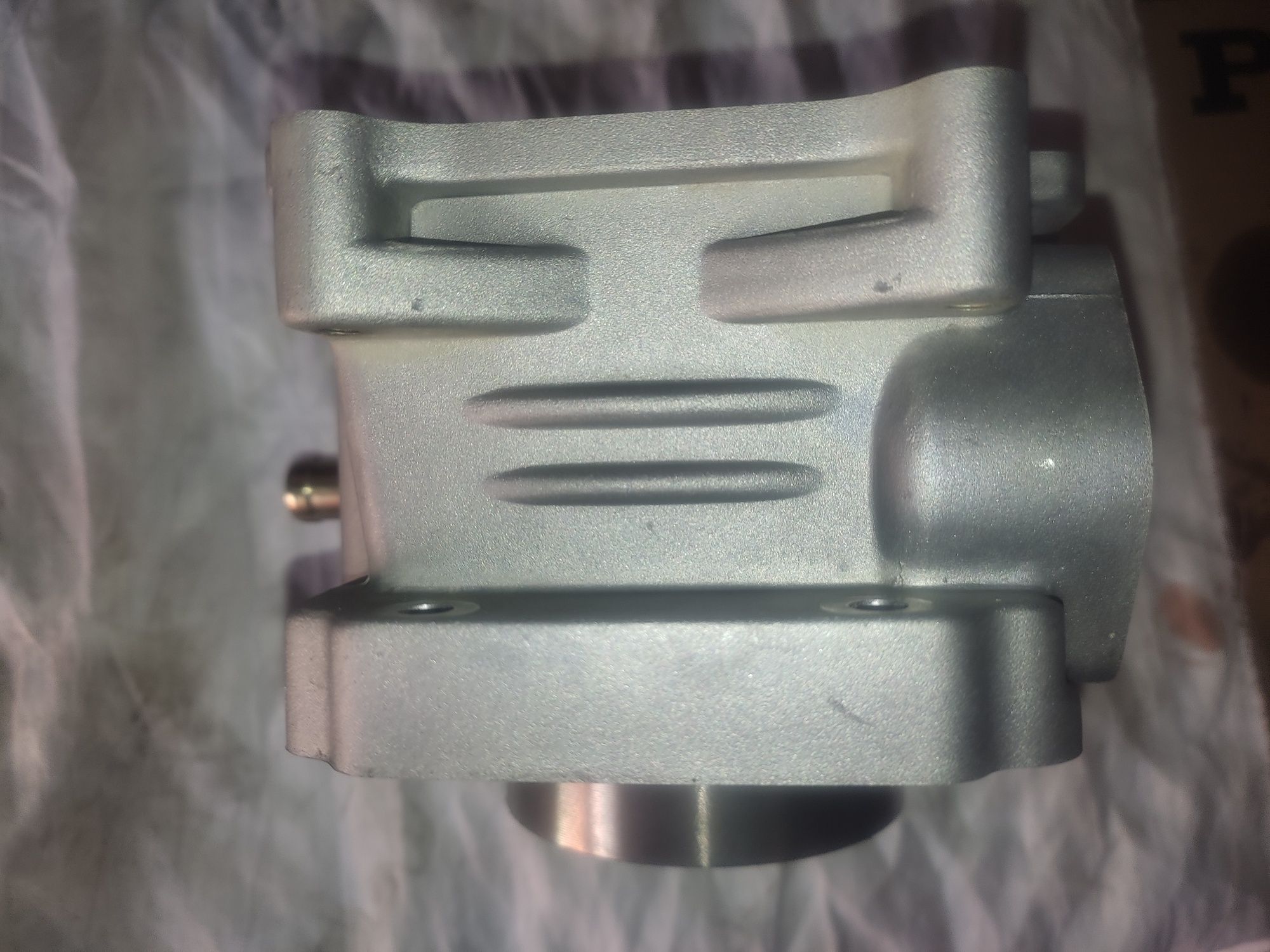 Циліндр GEON , KOVI 174 MN 300 CBS . Двигун NB 300