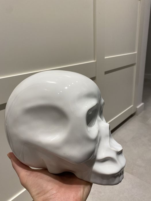 Biała ceramiczna czaszka Zara HOME