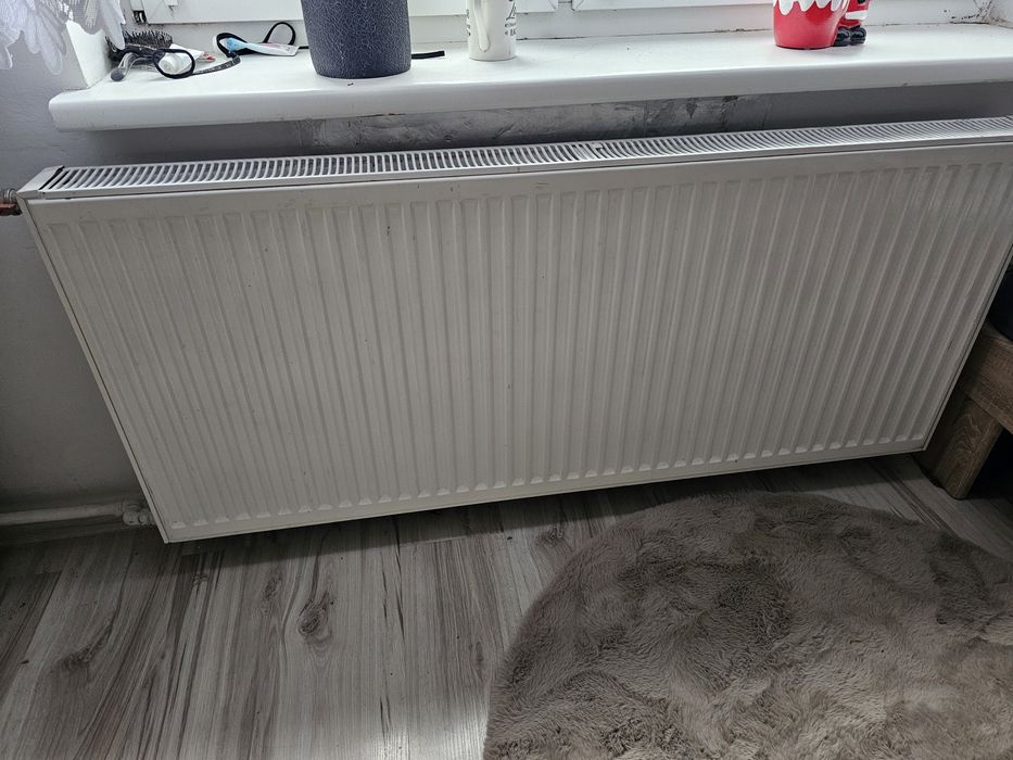 Grzejnik 140cm panelowy