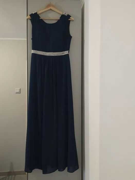 Vendo vestidos semi novos