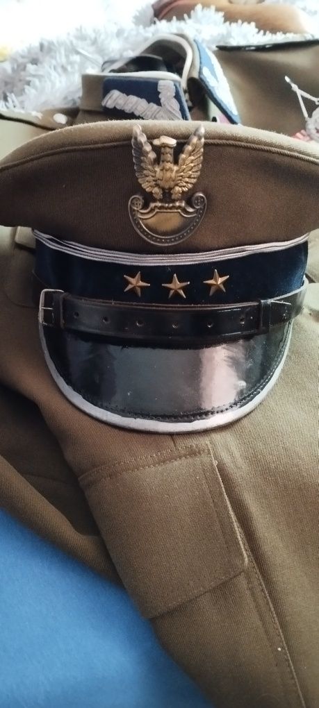 Mundur pułkownika LWP, KBW. czapka