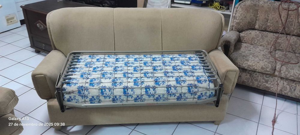 Trio de sofás em tecido