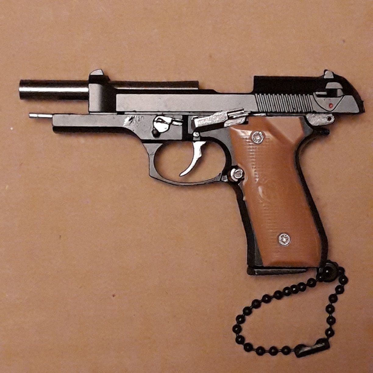 БРЕЛОК, миниатюрный макет пистолета Beretta