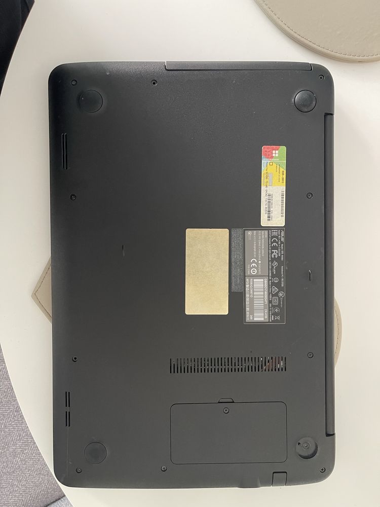 Laptop ASUS 12GB ram i7 SSD 500gb 15’6 R558UQ-DM871D