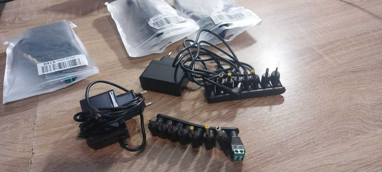 Adapter Zasilający Stałonapięciowy 12V 1A z Wtyczkami DC - 5,5 x 2,1
