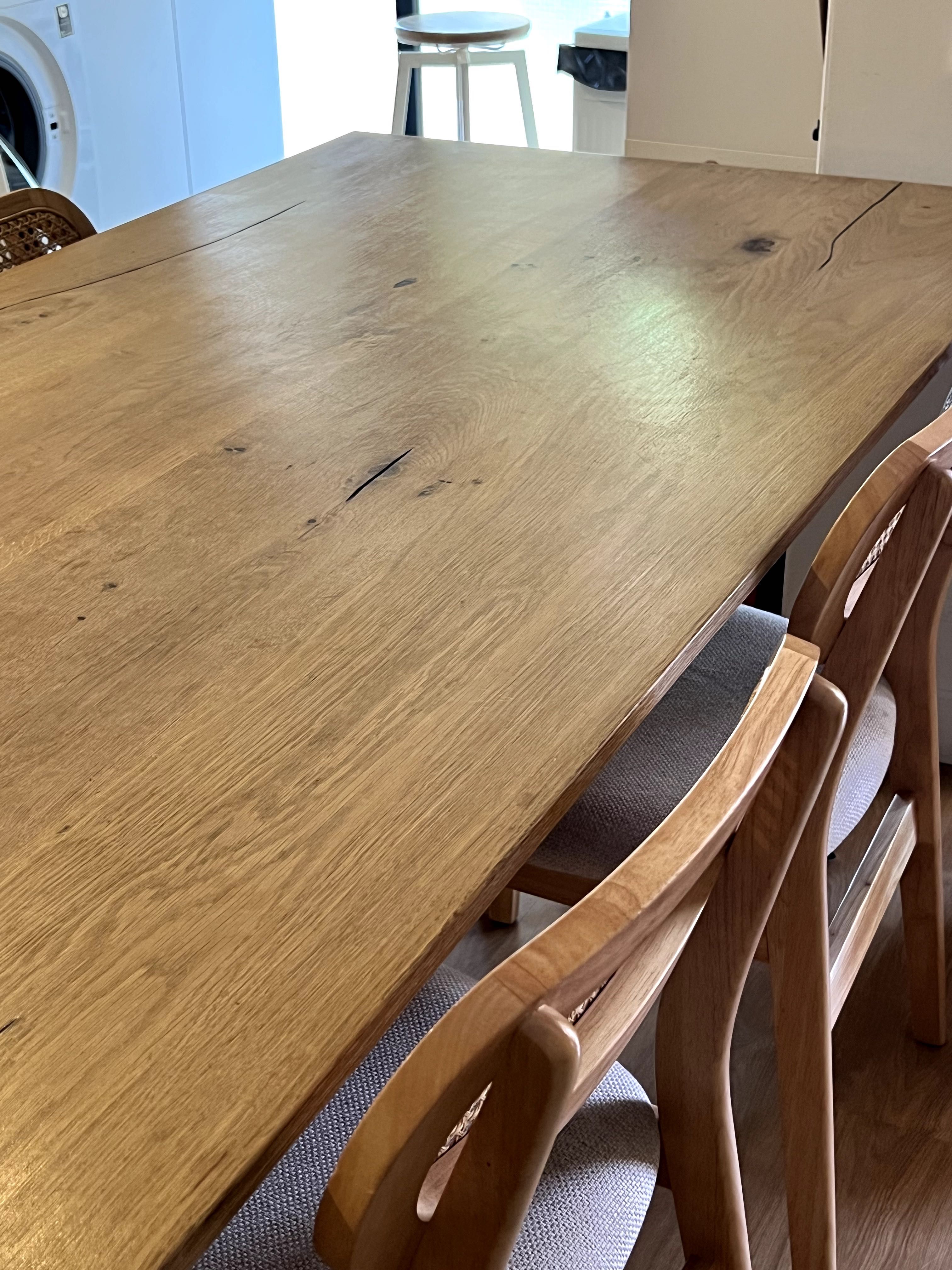 Mesa de jantar em madeira em muito bom estado da AREA para 6 pessoas