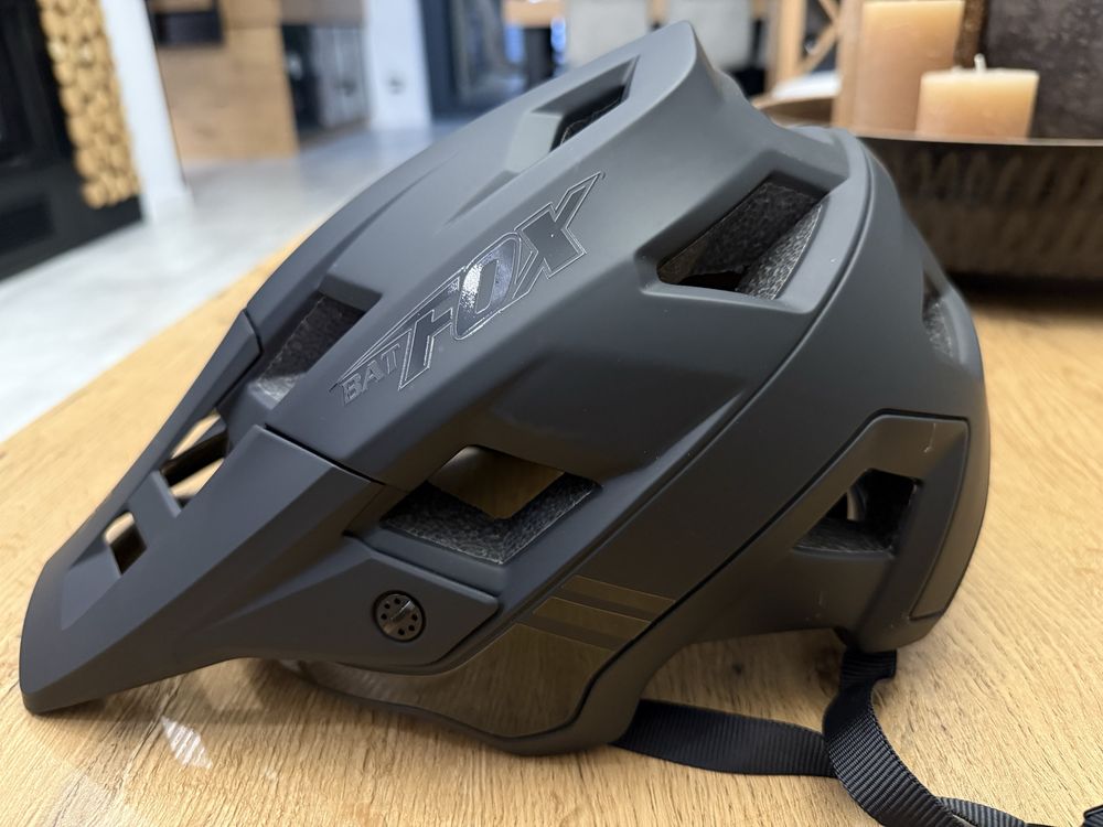 Kask  bat fox meski kask rowerowy nowe czarny 58-61