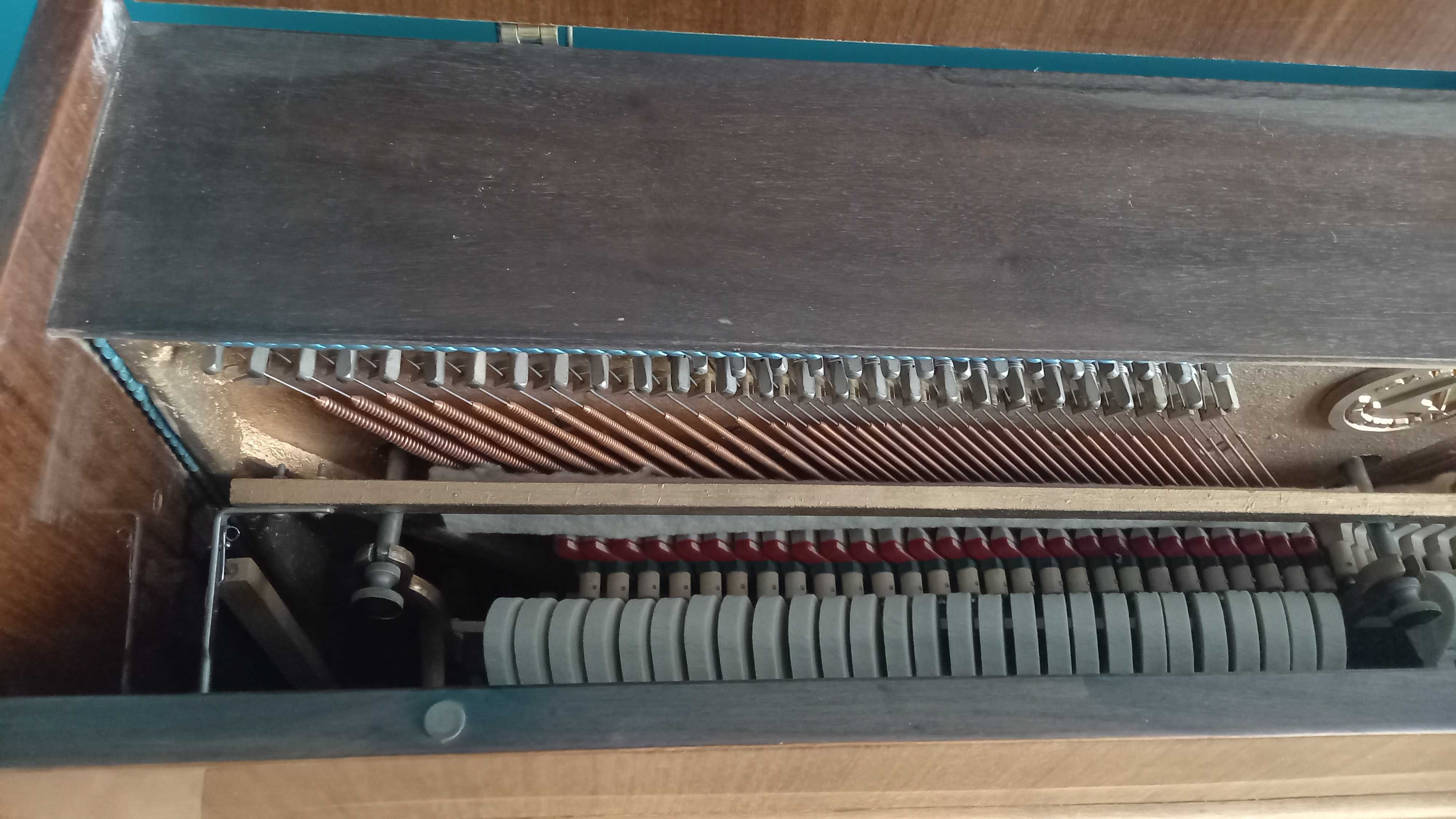 Pianino Calisia M-105 Chippendale