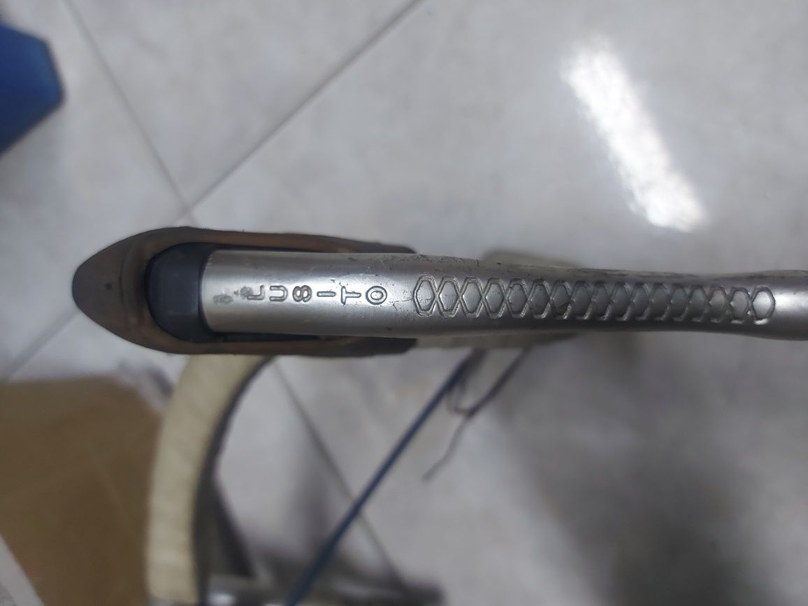 Guiador de bicicleta de estrada antigo
