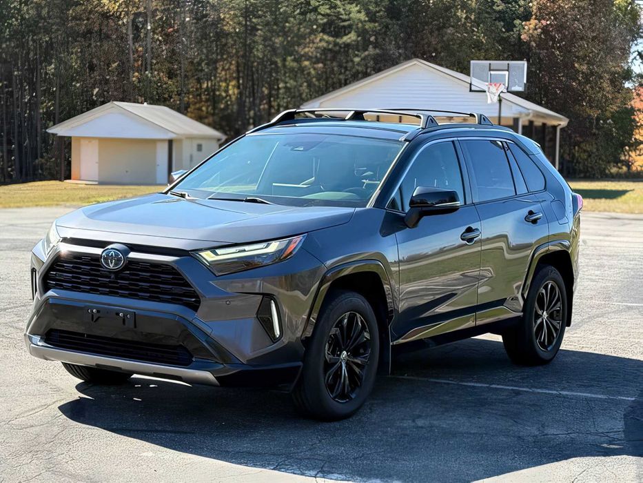 Toyota RAV4      2022