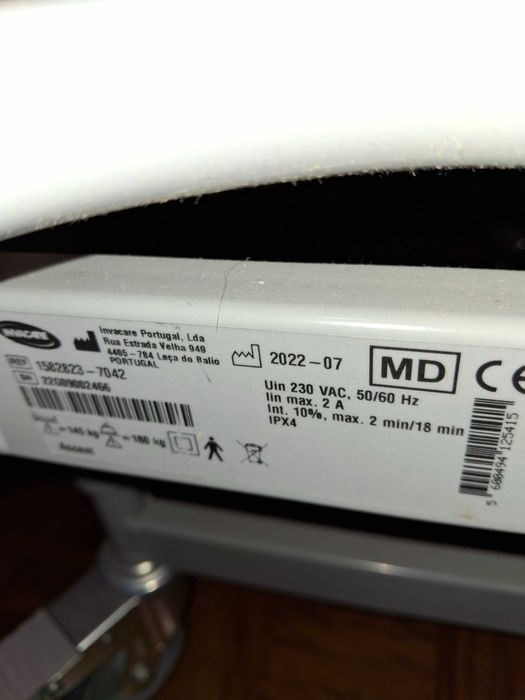 Cama articulada elétrica Invacare