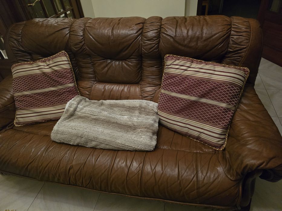 Sofás em pele Grande e dois pequenos