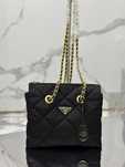 PRADA Re-Edition 1995 Bolsa Tote Nylon em Edição Relançamento.