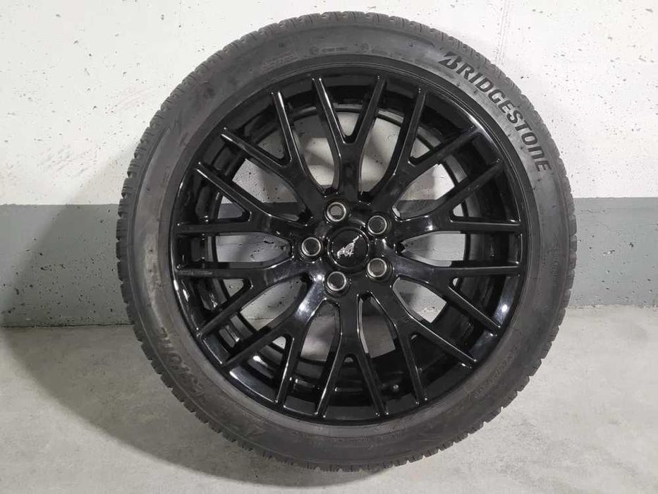 Felgi + opony zimowe Bridgestone Ford Mustang czarne 19 cali 5 x 114,3