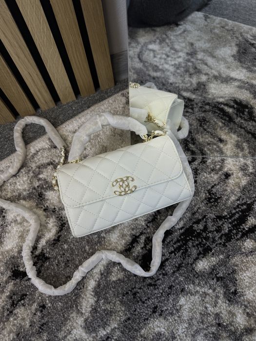 Сумочка Chanel біла