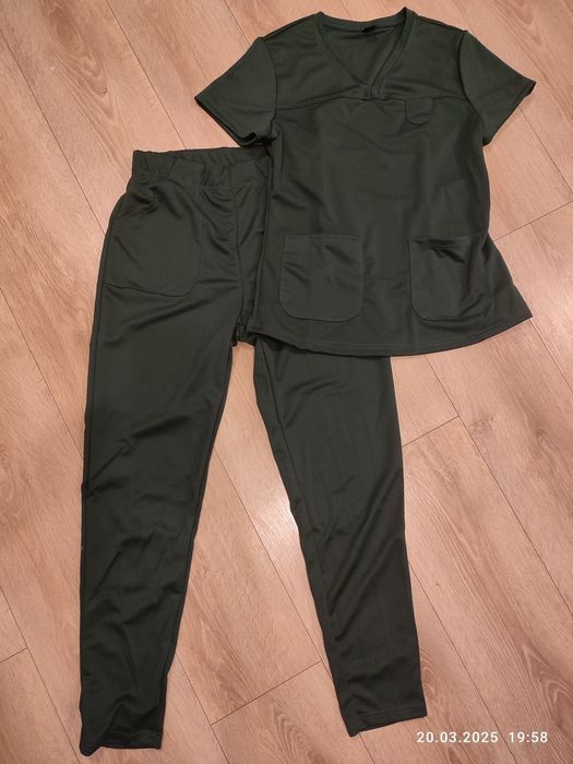 Nowy ciemnozielony mundurek medyczny rozmiar M