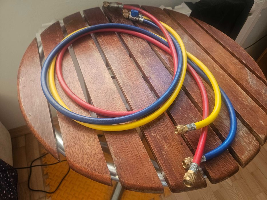 Węże serwisowe Refco 150cm z zaworami 3 sztuki