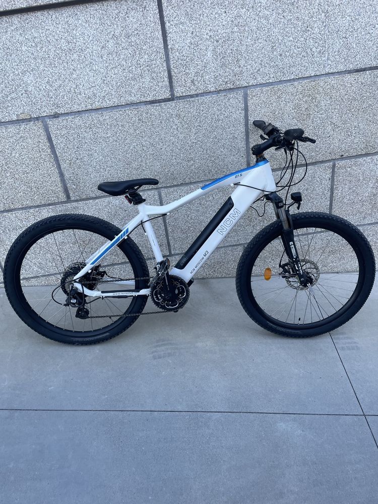 bicicleta elétrica (NCM Moscow M3)